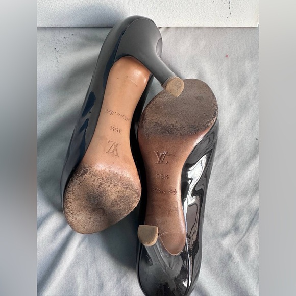 Louis Vuitton Patent leather heels 35 1/2 - Picture 8 of 9